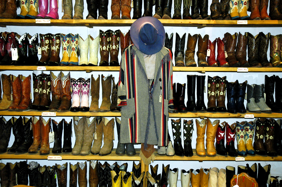Shopping a Taos